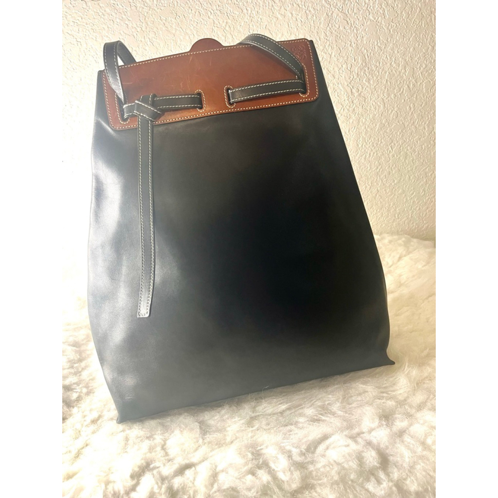Loewe Lazo Black Tote Bag Large
Leather Black and Brown